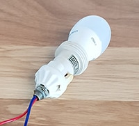 220 V bulb and holder Image of 220 V bulb and holder