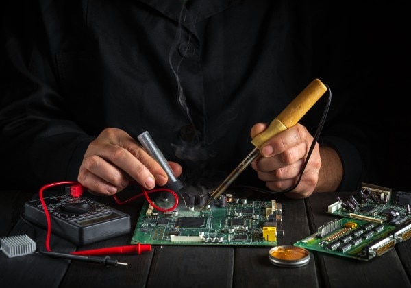 常見的離散功率元件與電源管理晶片的種類與特性 常见的离散功率元器件与电源管理芯片的种类与特性