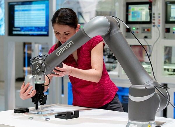 Easy Automation with Omron TM Collaborative Robots