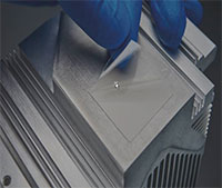 Laird Technologies' Ttape™ 1000A Thermally Conductive Adhesive Tape Abbildung: Wärmeleitfähiges Klebeband Ttape™ 1000 A von Laird Technologies