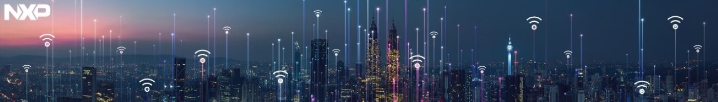 暮色中的城市天際線遠景,眾多建築上方冒出小型 Wi-Fi 符號向天空發射。圖片左上角有白色 NXP 標誌