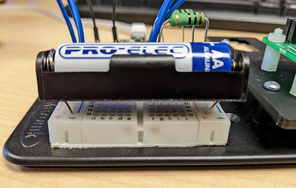 Raspberry Pi Pico Battery Voltmeter in Python Image of Raspberry Pi Pico Battery Voltmeter in Python