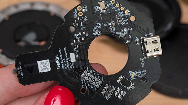 Belkin Stand Pro Teardown What Makes Auto-Tracking Work? Belkin Stand Pro Teardown What Makes Auto-Tracking Work?