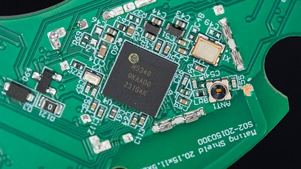 Belkin Stand Pro Teardown What Makes Auto-Tracking Work? Belkin Stand Pro Teardown What Makes Auto-Tracking Work?