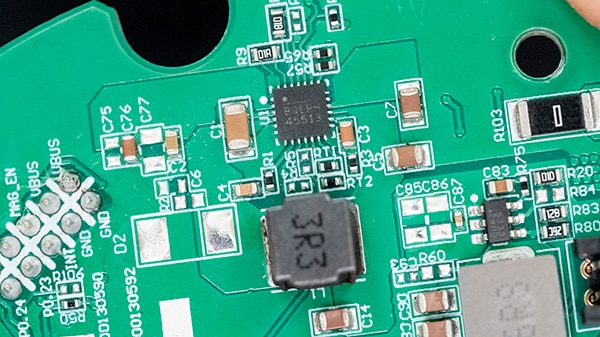 Belkin Stand Pro Teardown What Makes Auto-Tracking Work? Belkin Stand Pro Teardown What Makes Auto-Tracking Work?