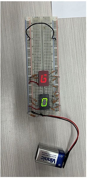Breadboarding: How to Go from Wiring to Debugging Breadboards Image of Breadboarding: How to Go from Wiring to Debugging Breadboards