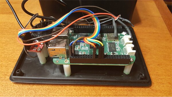 Image of accelerometer and BeagleBone Green