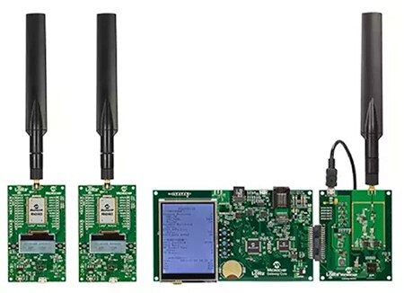 Microchip 的 DV164140-2（915MHz）和 DV164140-1（868 MHz）LoRa 评估套件图片