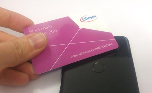 Image of NFC reader on the back of a Google Pixel smartphone