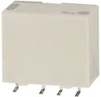 Omron 的 G6J-Y 表面黏著式繼電器的圖片