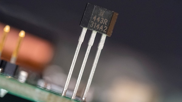 Belkin Stand Pro Teardown What Makes Auto-Tracking Work?