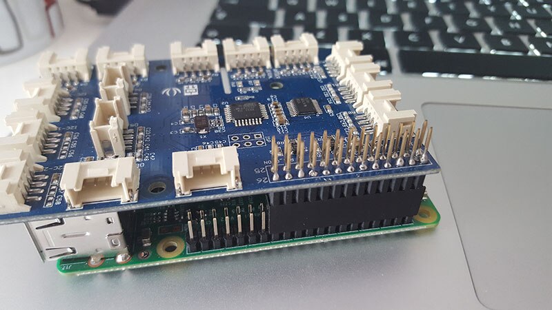 Hands on with the SeeedStudio Grove Starter Kit for IoT based on the Raspberry Pi